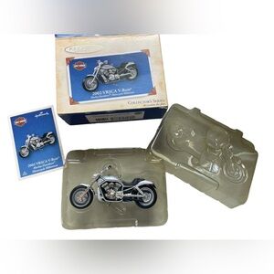 NIB Hallmark Keepsake Harley Davidson 2002 VRSCA V-Rod Motorcycle Ornament,2004